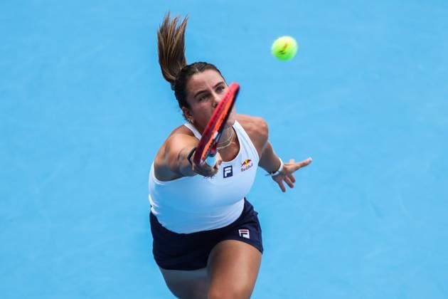 Sport Bilder des Tages BEIJING, CHINA - SEPTEMBER 29: Emma Navarro of the United States competes in the Women s Singles Round of 32 match against Lois Boisson of France on day 8 of the 2025 China Open at the National Tennis Center on September 29, 2025 in Beijing, China.  Copyright: xVCGx 111593935868