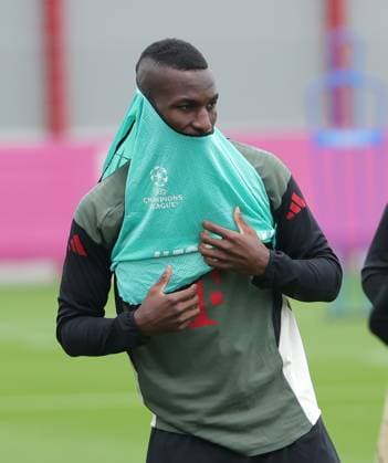 20.09.2025, Abschlusstraining, FC Bayern Muenchen Saebenerstrasse, Fussball im Bild: Nicolas Jackson (FC Bayern Muenchen)