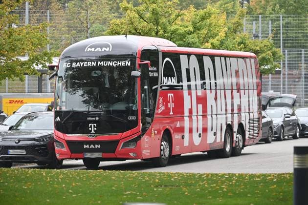 Teambus,Mannschaftsbus,Bus,MAN. Abschlusstraining am 29.09.2025 Fussball Champions League,Saison 2025 26 FC Pafos - FC Bayern Muenchen *** Team bus,Team bus,Bus,MAN Final training on 29 09 2025 Football Champions League,Season 2025 26 FC Pafos FC Bayern Muenchen