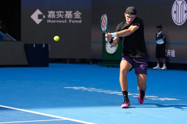 (250929) -- BEIJING, Sept. 29, 2025 -- Jakub Mensik hits a return during the men s singles quarterfinal match between Alex De Minaur of Australia and Jakub Mensik of the Czech Republic at 2025 China Open tennis tournament in Beijing, China, Sept. 29, 2025. Nayuqi) (SP)CHINA-BEIJING-TENNIS-CHINA OPEN-MEN S SINGLES-QUARTERFINALS(CN) NaxYuqi 