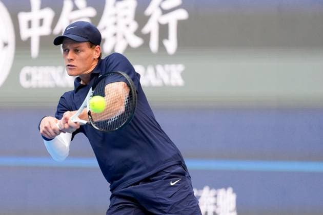 (250929) -- BEIJING, Sept. 29, 2025 -- Jannik Sinner hits a return during the men s singles quarterfinal match between Jannik Sinner of Italy and Fabian Marozsan of Hungary at 2025 China Open tennis tournament in Beijing, China, Sept. 29, 2025. ) (SP)CHINA-BEIJING-TENNIS-CHINA OPEN-MEN S SINGLES-QUARTERFINALS(CN) NaxYuqi 