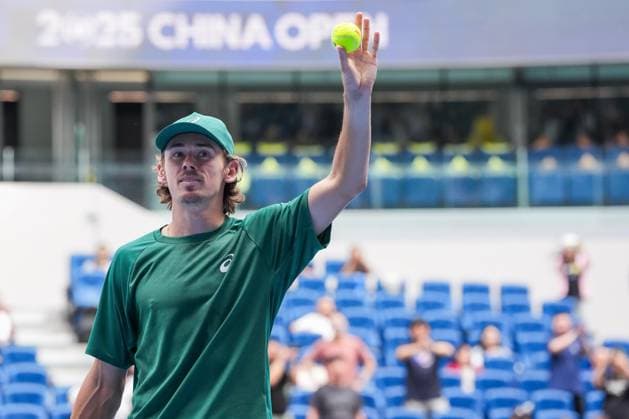(250929) -- BEIJING, Sept. 29, 2025 -- Alex De Minaur gestures after the men s singles quarterfinal match between Alex De Minaur of Australia and Jakub Mensik of the Czech Republic at 2025 China Open tennis tournament in Beijing, China, Sept. 29, 2025. Nayuqi) (SP)CHINA-BEIJING-TENNIS-CHINA OPEN-MEN S SINGLES-QUARTERFINALS(CN) NaxYuqi 