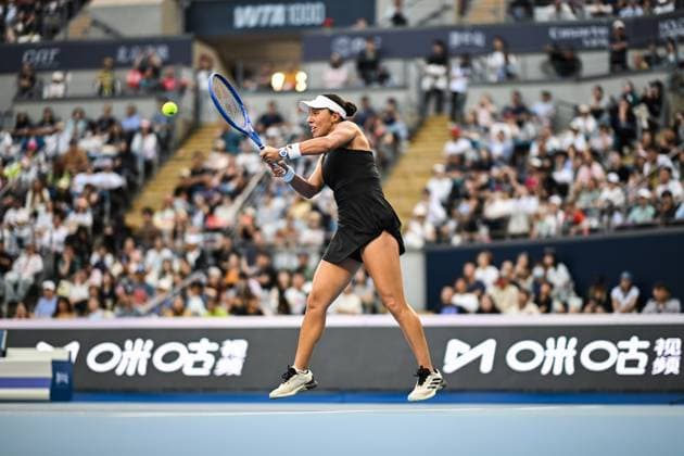 BEIJING, CHINA - SEPTEMBER 29: Jessica Pegula of the United States competes in the Women s Singles Round of 32 match against Emma Raducanu of Great Britain on day 8 of the 2025 China Open at the National Tennis Center on September 29, 2025 in Beijing, China.  Copyright: xVCGx 111593989426