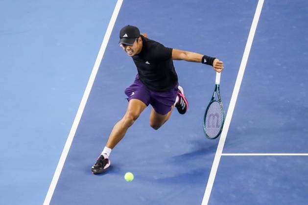 BEIJING, CHINA - SEPTEMBER 29: Learner Tien of the United States competes in the Men s Singles Quarterfinal match against Lorenzo Musetti of Italy on day 8 of the 2025 China Open at the National Tennis Center on September 29, 2025 in Beijing, China.  Copyright: xVCGx 111594023643