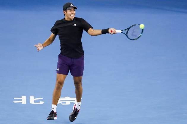 BEIJING, CHINA - SEPTEMBER 29: Learner Tien of the United States competes in the Men s Singles Quarterfinal match against Lorenzo Musetti of Italy on day 8 of the 2025 China Open at the National Tennis Center on September 29, 2025 in Beijing, China.  Copyright: xVCGx 111594023689