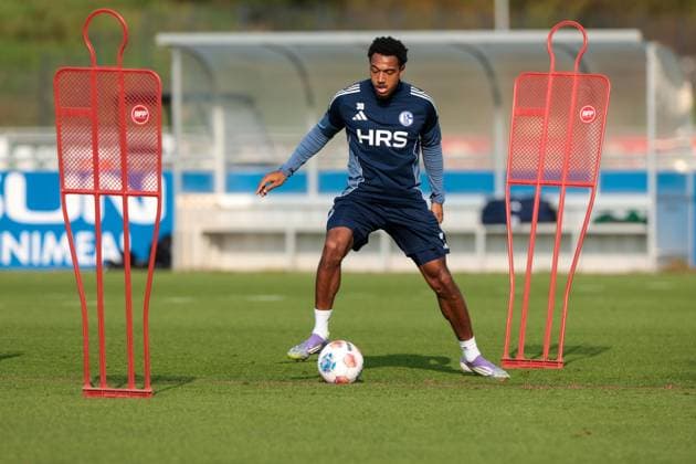 29.09.2025, Fussball, Saison 2025 2026, Training FC Schalke 04, Anton Donkor (FC Schalke 04), Gelsenkirchen Trainingsgelände FC Schalke 04 NRW Deutschland xRHR-FOTO YYx Copyright: RHR-FOTOx RHR-FOTO YY
