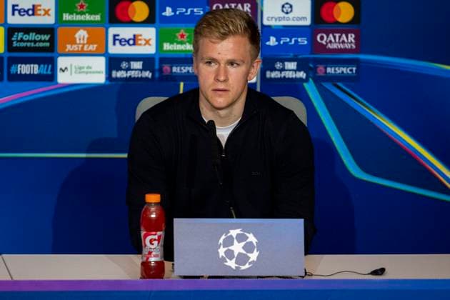 Eintracht Frankfurt Training Session And press conference, PK, Pressekonferenz - UEFA Champions League 2025 26 League Phase MD2 Jonathan Burkardt of Eintracht Frankfurt speaks during the Press Conference ahead of the UEFA Champions League 2024 25 match against Atletico de Madrid at Estadio Riyadh Air Metropolitano on September 29, 2025 in Madrid, Spain. Madrid Estadio Riyadh Air Metropolitano Madrid Spain Copyright: xAlbertoxGardinx AGardin_20250929_Foot_Cha_EinFra_Press_0131
