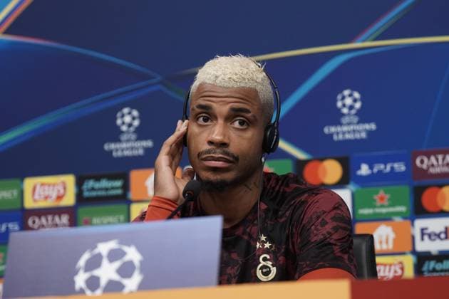 Galatasaray midfield player Mario Lemina speaks during a press conference, PK, Pressekonferenz at Rams Park Stadium in Istanbul, ahead of the UEFA Champions League match against Liverpool , Istanbul, Turkey September 29, 2025. ( Photo by Seskimphoto ) Istanbul Turkey Istanbul Turkey Copyright: xSeskimphotox Mario_Lemina_290925 (2)