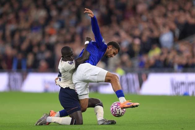 Everton v West Ham United 29 September 2025 - Premier League - Everton v West Ham United - El Hadji Malick Diouf of West Ham United challenges Iliman Ndiaye of Everton - Photo: Simon Stacpoole Offside. Merseyside UK Copyright: xSimonxStacpoolexOffside
