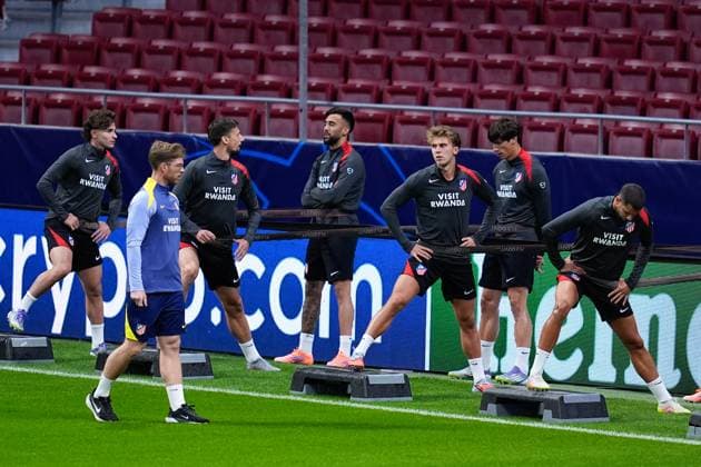 September 29, 2025, Madrid, Madrid, Spain: Pablo Barrios of Atletico de Madrid warms up during a training session and press conference, PK, Pressekonferenz ahead of their UEFA Champions League 2025 26 match against Eintracht Frankfurt at Riyadh Air Metropolitano on September 29, 2025, in Madrid, Spain. Madrid Spain - ZUMAa181 20250929_zaa_a181_035 Copyright: xDennisxAgyemanx
