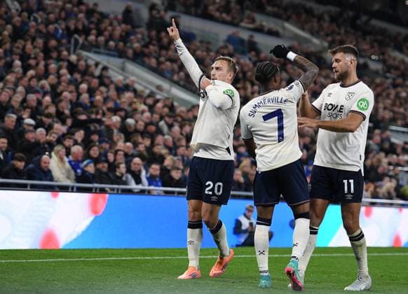 Everton v West Ham United Premier League West Ham United s Jarrod Bowen (left) celebrates scoring their first goal with team mates during the Premier League match at the Hill Dickson Stadium, Liverpool UK Newspapers OUT Copyright: xKarlxVallantinex FIL-22295-0072