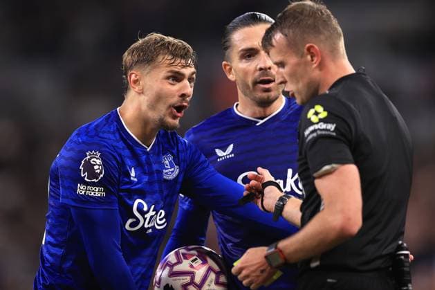 Everton v West Ham United 29 September 2025 - Premier League - Everton v West Ham United - Kiernan Dewsbury-Hall of Everton reacts to a refereeing decision that went against him - Photo: Simon Stacpoole Offside. Merseyside UK Copyright: xSimonxStacpoolexOffside