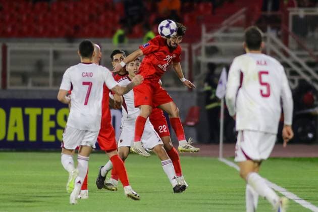 Tebriz Tractor v Al Wahda - AFC Champions League TABRIZ, IRAN - SEPTEMBER 29: Mehdi Hashemnejad (C) of Tebriz Tractor in action during the Asian Champions League (AFC) Group B match between Tebriz Tractor and Al Wahda at Yadegar-e Emam Stadium in Tabriz, Iran, on September 29, 2025. Mehrvarz Ahmadi Anadolu Tabriz Iran. Editorial use only. Please get in touch for any other usage.  Copyright: x2025xAnadoluxMehrvarzxAhmadix