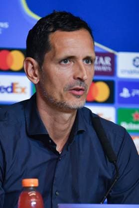 Atletico de Madrid Vs Eintracht Frankfurt press conference, PK, Pressekonferenz in Madrid - 29 Sep 2025 Dino Toppmoller, head coach of Eintracht Frankfurt, attends a press conference ahead of their UEFA Champions League 2025 26 match against Atletico de Madrid at Riyadh Air Metropolitano. Madrid Spain Copyright: xAtilanoxGarciax xSOPAxImagesx FOTO50152