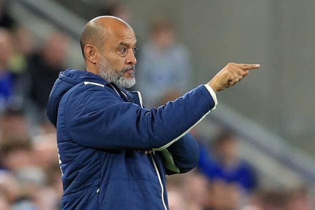 29th Septemberr 2025; Hill Dickinson Stadium, Liverpool, England; Premier League Football, Everton versus West Ham United; West Ham United manager Nuno Esp& xed;rito Santo makes a point to his players  DavidxBlunsden
