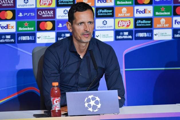 September 29, 2025, Madrid, Spain: Dino Toppmoller, head coach of Eintracht Frankfurt, attends a press conference, PK, Pressekonferenz ahead of their UEFA Champions League 2025 26 match against Atletico de Madrid at Riyadh Air Metropolitano. Madrid Spain - ZUMAs197 20250929_aaa_s197_303 Copyright: xAtilanoxGarciax