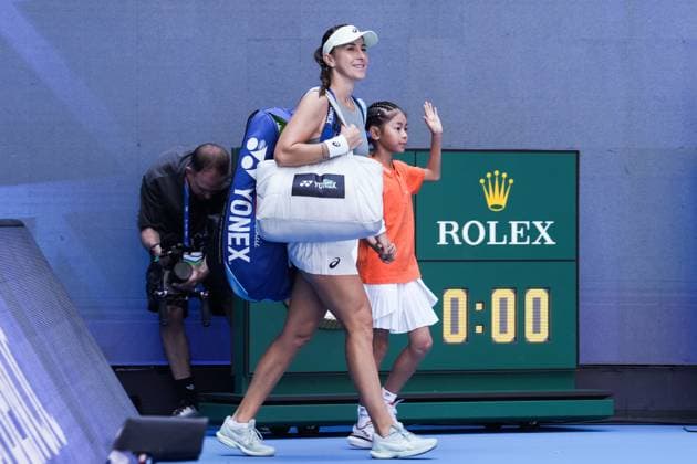 BEIJING, CHINA - SEPTEMBER 30: Belinda Bencic of Switzerland enters the court for the Women s Singles Round of 16 match against Coco Gauff of the United States on day 9 of the 2025 China Open at the National Tennis Center on September 30, 2025 in Beijing, China.  Copyright: xVCGx 111594160107
