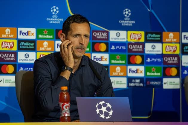 Atletico de Madrid Vs Eintracht Frankfurt press conference, PK, Pressekonferenz in Madrid - 29 Sep 2025 Dino Toppmoller, Head Coach of Eintracht Frankfurt, speaks during a Press Conference ahead of the UEFA Champions League 2024 25 match against Atletico de Madrid at Estadio Riyadh Air Metropolitano. Madrid Spain Copyright: xDavidxCanalesx xSOPAxImagesx DCRdPFrankfurtUCL250929-1