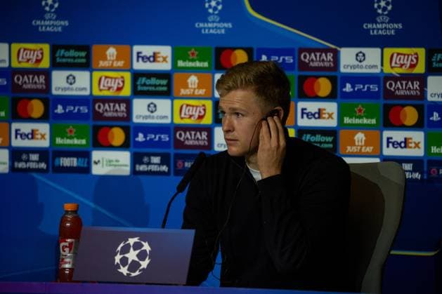 September 29, 2025, Madrid, Spain: Jonathan Burkardt of Eintracht Frankfurt speaks during a press conference, PK, Pressekonferenz ahead of the UEFA Champions League 2024 25 match against Atletico de Madrid at Estadio Riyadh Air Metropolitano. Madrid Spain - ZUMAs197 20250929_aaa_s197_384 Copyright: xDavidxCanalesx