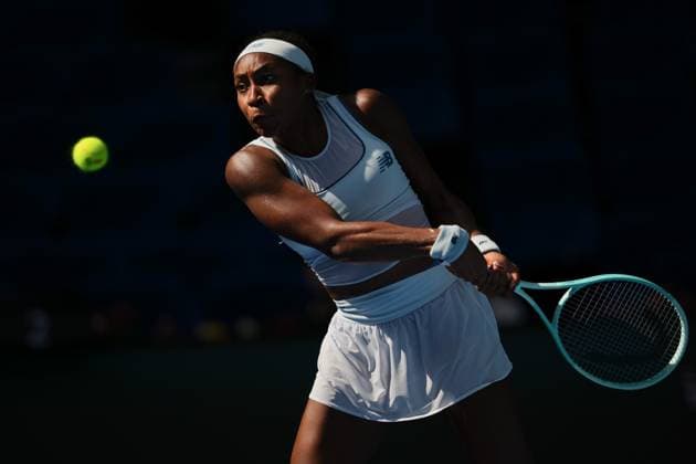 (250930) -- BEIJING, Sept. 30, 2025 -- Coco Gauff hits a return during the women s singles fourth round match between Coco Gauff of the United States and Belinda Bencic of Switzerland at 2025 China Open tennis tournament in Beijing, China, Sept. 30, 2025. ) (SP)CHINA-BEIJING-TENNIS-CHINA OPEN-WOMEN S SINGLES-FOURTH ROUND(CN) NaxYuqi 