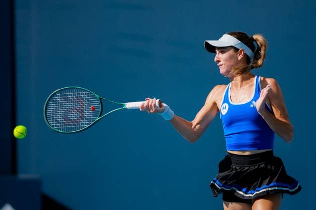 BEIJING, CHINA - SEPTEMBER 30: McCartney Kessler of the United States competes in the Women s Singles Round of 16 match against Eva Lys of Germany on day 9 of the 2025 China Open at the National Tennis Center on September 30, 2025 in Beijing, China.  Copyright: xVCGx 111594192461