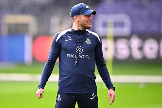 Royale Union Saint-Gilloise v Newcastle United - UEFA Champions League Media Activities 30 09 2025 BRUSSELS, BELGIUM - SEPTEMBER 30 : Pocognoli Sebastien head coach of Union Saint-Gilloise pictured during a training session ahead of the UEFA Champions League 2025 26 League Phase MD2 match between Royale Union Saint-Gilloise and Newcastle United on September 30, 2025 in Brussels, Belgium, 30 09 2025 Brussels Belgium  Copyright: xTomasxSiskx