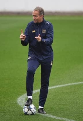 30.09.2025, xophax, Fussball , Champions-League Bayer Leverkusen Training vor dem Spiel gegen PSV Eindhoven Trainer Kasper Hjulmand ( Bayer 04 Leverkusen ) Leverkusen