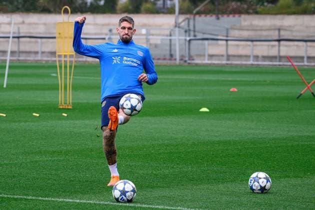LEVERKUSEN, GERMANY - 30 SEPTEMBER, 2025: Robert Andrich - UEFA Champions League, MD-1, practice FC Bayer 04 Leverkusen at BayArena.  Copyright: xVITALIIxKLIUIEVx