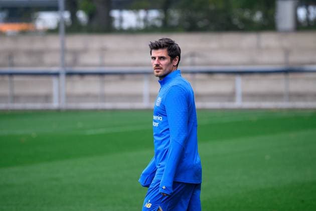 LEVERKUSEN, GERMANY - 30 SEPTEMBER, 2025: Jonas Hofmann - UEFA Champions League, MD-1, practice FC Bayer 04 Leverkusen at BayArena.  Copyright: xVITALIIxKLIUIEVx