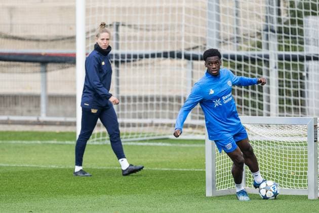 UEFA Champions League: Abschlusstraining Bayer 04 Leverkusen; 30.09.2025 Ernest Poku (Bayer 04 Leverkusen, 19) am Ball UEFA Champions League: Abschlusstraining Bayer 04 Leverkusen, Leverkusen, Ulrich-Haberland-Stadion am 30.09.2025 Copyright: xBEAUTIFULxSPORTS Wunderlx