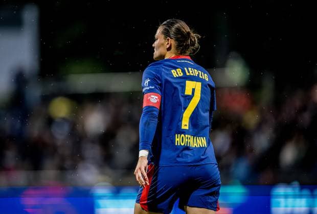 Leipzigs Giovanna Hoffmann. Fussball 1. Frauen Bundesliga, 3. Spieltag: Eintracht Frankfurt - RB Leipzig 4:3. 22. September 2025: Frankfurt, Stadion am Bretanobad. Eintracht Frankfurt - RB Leipzig 4:3