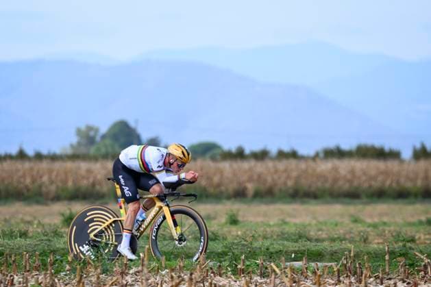 UEC 2025 Road European Championship, EM, Europameisterschaft Drome-Ardeche Media Activities 30 09 2025 LORIOL-SUR-DROME, FRANCE - SEPTEMBER 30 : Evenepoel Remco (Belgium) pictured during a training session ahead of the Men Elite cycling road race of the 2025 UEC Road European Championship Drome-Ardeche 10th edition an UCI Continental Championships cycling race on September 30, 2025 in Loriol-sur-Drome, France, 30 09 2025 Loriol-sur-Drome France  Copyright: xVincentxKalutx