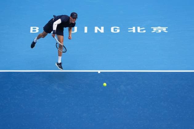 (250930) -- BEIJING, Sept. 30, 2025 -- Jannik Sinner serves during the men s singles semifinal match between Jannik Sinner of Italy and Alex De Minaur of Australia at 2025 China Open tennis tournament in Beijing, China, Sept. 30, 2025. ) (SP)CHINA-BEIJING-TENNIS-CHINA OPEN-MEN S SINGLES-SEMIFINALS (CN) NaxYuqi 