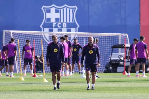 September 30, 2025, Sant Joan Despi, Barcelona, SPAIN: Hansi Flick, head coach during the training day of FC Barcelona, Barca ahead UEFA Champions League 2025 26, football match against Paris Saint Germain at Ciudad Esportiva Joan Gamper on September 30, 2025 in Sant Joan Despi, Barcelona, Spain. Sant Joan Despi SPAIN - ZUMAa181 20250930_zaa_a181_010 Copyright: xJavierxBorregox