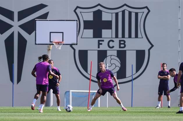 September 30, 2025, Sant Joan Despi, Barcelona, SPAIN: Robert Lewandowski during the training day of FC Barcelona, Barca ahead UEFA Champions League 2025 26, football match against Paris Saint Germain at Ciudad Esportiva Joan Gamper on September 30, 2025 in Sant Joan Despi, Barcelona, Spain. Sant Joan Despi SPAIN - ZUMAa181 20250930_zaa_a181_011 Copyright: xJavierxBorregox