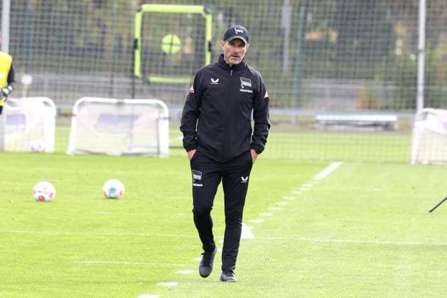 DEU, DFL, 2. FBL Hertha BSC, Training, 30.09.2025, Sportforum, Berlin, DEU, DFL, 2. FBL Hertha BSC, Training, im Bild Cheftrainer Stefan Leitl (Hertha BSC Berlin) DFL - regulations prohibit any use of Photographs as image sequences and or quasi-video