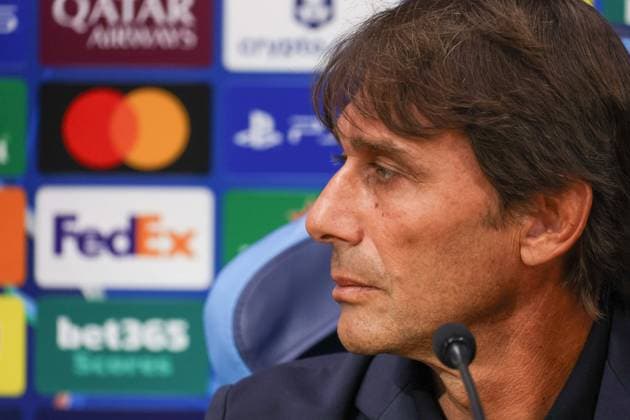 September 30, 2025, Napoli, Campania, ITALIA: Antonio Conte Head Coach of SSC Napoli During the press conference, PK, Pressekonferenz on September 30, 2025, valid for the Champions League, before the 2025 26 match between Napoli and Sporting Lisbon in Naples at the Stadio Maradona..In the photo: Napoli ITALIA - ZUMAs236 20250930_aap_s236_020 Copyright: xFabioxSassox