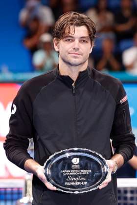 September 30, 2025, Tokyo, Japan: Taylor FRITZ (USA) (runner-up) poses for the cameras during the award ceremony for the Japan Open Tennis Championships at Ariake Colosseum in Tokyo. The tournament runs from September 22 to 30. Carlos Alcaraz defeated Fritz 6:4, 6:4. Tokyo Japan - ZUMAm191 20250930_aap_m191_042 Copyright: xRodrigoxReyesxMarinx