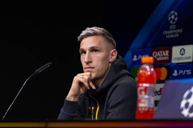 30.09.2025, Pressekonferenz zum UEFA Champions League Spiel zwischen Borussia Dortmund und Atletico Bilbao, Nico Schlotterbeck (Borussia Dortmund) ist nachdenklich, Dortmund Trainingsgelände Borussia Dortmund NRW Deutschland xRHR-FOTO DEx Copyright: DennisxEwert RHR-FOTOx RHR-FOTO DE