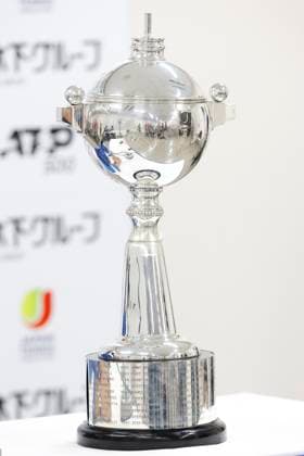 September 30, 2025, Tokyo, Japan: Carlos ALCARAZ s trophy is seen during a press conference, PK, Pressekonferenz after he won the singles final match at the Japan Open Tennis Championships at Ariake Colosseum in Tokyo. The tournament runs from September 22 to 30. Alcaraz defeated Taylor Fritz 6-4, 6-4. Tokyo Japan - ZUMAm191 20250930_aap_m191_061 Copyright: xRodrigoxReyesxMarinx