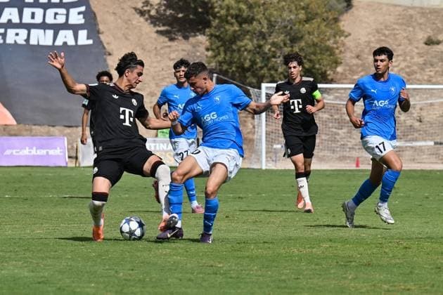Uefa Youth League; Paphos FC U19 - FC Bayern München U19; 30.09.2025 im Duell Adin LICINA (FCB 7) und Andreas CHRISTOFOROU (Paphos FC U19 70) Zweikampf UEFA Youth League: Paphos FC U19 - FC Bayern München U19; Stelios Kyriakides Stadium am 30.09.2025 Copyright: xBEAUTIFULxSPORTS Goldbergx