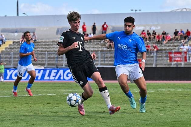 Uefa Youth League; Paphos FC U19 - FC Bayern München U19; 30.09.2025 im Duell Guido DELLA ROVERE (FCB 9) und Panagiotis CHARALAMBOUS (Paphos FC U19 3) Zweikampf UEFA Youth League: Paphos FC U19 - FC Bayern München U19; Stelios Kyriakides Stadium am 30.09.2025 Copyright: xBEAUTIFULxSPORTS Goldbergx
