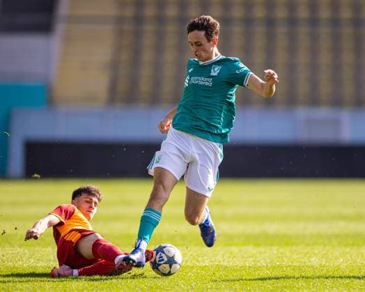 Football - UEFA Youth League - League Phase - Galatasaray A.Åž Under-19 s v Liverpool FC Under-19 s ISTANBUL, TURKEY - Tuesday, September 30, 2025: Liverpool s Lucas Pitt during the UEFA Youth League match between Galatasaray A.Åž. Under-19 s and Liverpool FC Under-19 s at the Esenler Stadium. (Photo by David Rawcliffe Propaganda) ISTANBUL Esenler Stadium MARMARA TURKEY  Copyright: xDavidxRawcliffex P2025-09-30-Galatasaray_U19_Liverpool_U19-22
