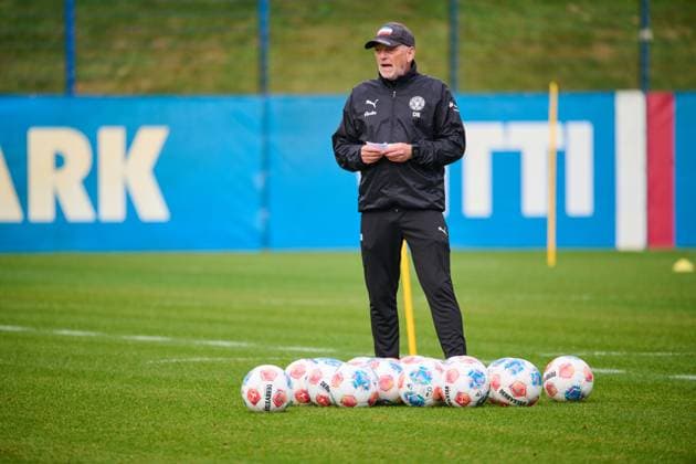 30.09.2025, Fußball, Herren, 2.BL, Saison 2025 2026, Training Holstein Kiel Co-Trainer Dirk Bremser Kiel, Projensdorf Projensdorf, Trainigsplatz, Kuns Schleswig-Holstein Deutschland