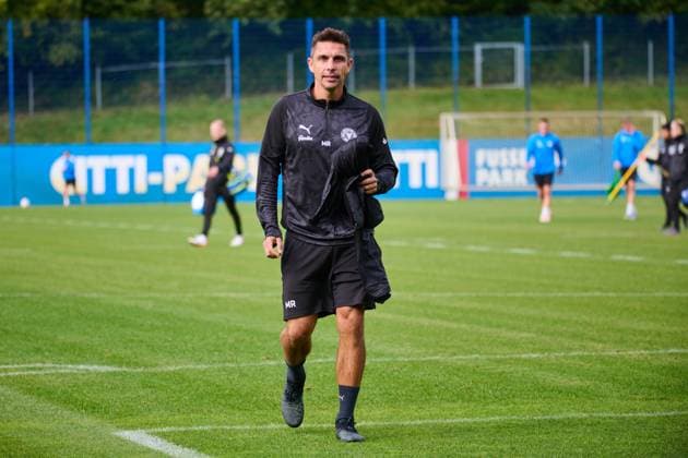 30.09.2025, Fußball, Herren, 2.BL, Saison 2025 2026, Training Holstein Kiel Trainer Marcel Rapp Kiel, Projensdorf Projensdorf, Trainigsplatz, Kuns Schleswig-Holstein Deutschland