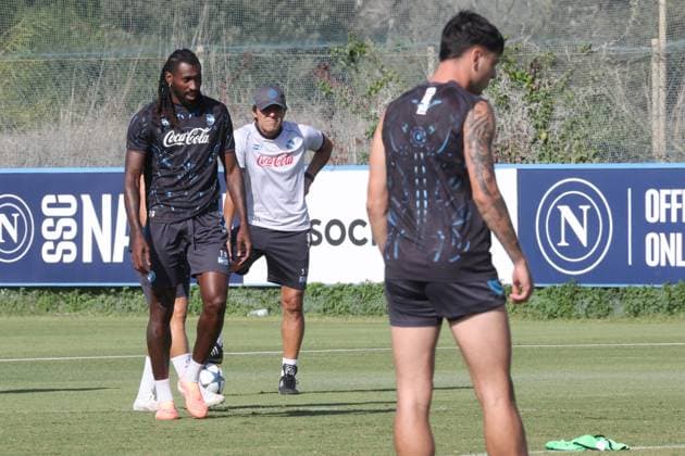 September 30, 2025, Castel Volturno, Napoli, Italy: Antonio Conte coach of Napoli during a training session of the UEFA Champions League 2025 26 League Phase at Napoli training center on September 30, 2025 in Castel Volturno, Italy Castel Volturno Italy - ZUMAl131 20250930_zsp_l131_015 Copyright: xCiroxDexLucax