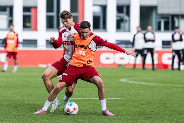 Training 1. FC Köln; 30.09.2025 Zweikampf Joel Schmied (1. FC Köln, 2), Said El Mala (1. FC Köln, 13) Training 1. FC Köln; Geissbockheim, 30.09.2025 Copyright: xBEAUTIFULxSPORTS Wunderlx