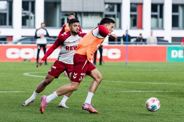 Training 1. FC Köln; 30.09.2025 Zweikampf Jusuf Gazibegovic (1. FC Köln, 25), Said El Mala (1. FC Köln, 13) Training 1. FC Köln; Geissbockheim, 30.09.2025 Copyright: xBEAUTIFULxSPORTS Wunderlx