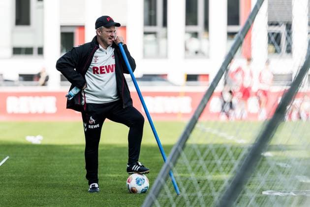Training 1. FC Köln; 30.09.2025 Lukas Kwasniok (Trainer 1. FC Köln) beobachtet das Training Training 1. FC Köln; Geissbockheim, 30.09.2025 Copyright: xBEAUTIFULxSPORTS Wunderlx