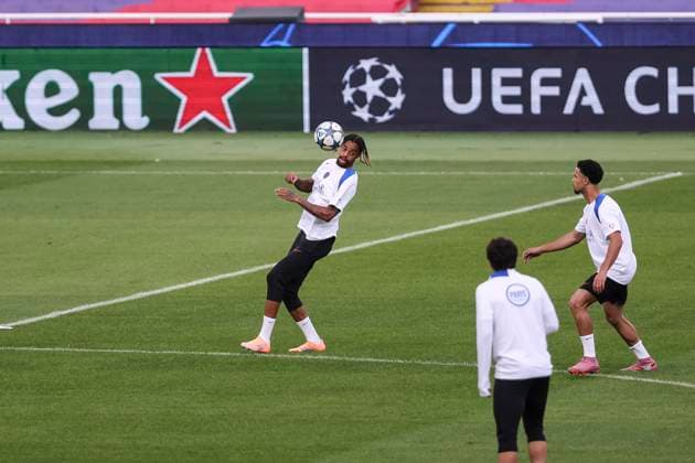 September 30, 2025, Barcelona, Barcelona, SPAIN: Bradley Barcola during the training day of Paris Saint-Germain ahead UEFA Champions League 2025 26, football match against FC Barcelona, Barca at Estadi Olimpic Lluis Companys on September 30, 2025 in Barcelona, Spain. Barcelona SPAIN - ZUMAa181 20250930_zaa_a181_110 Copyright: xJavierxBorregox